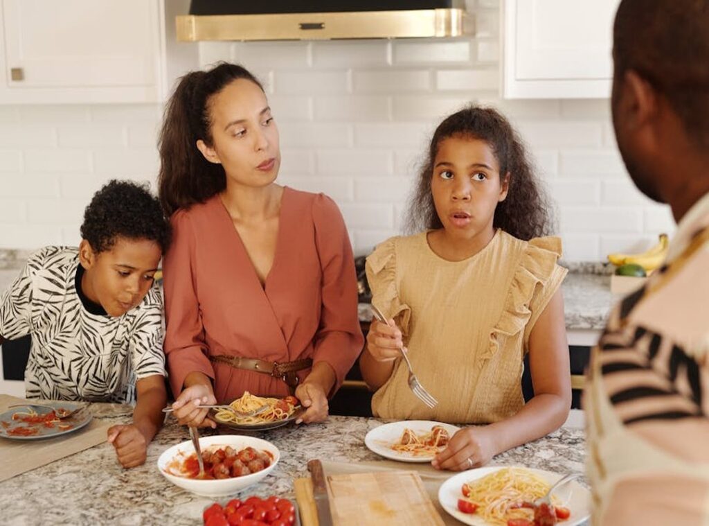 mealtime family conversations